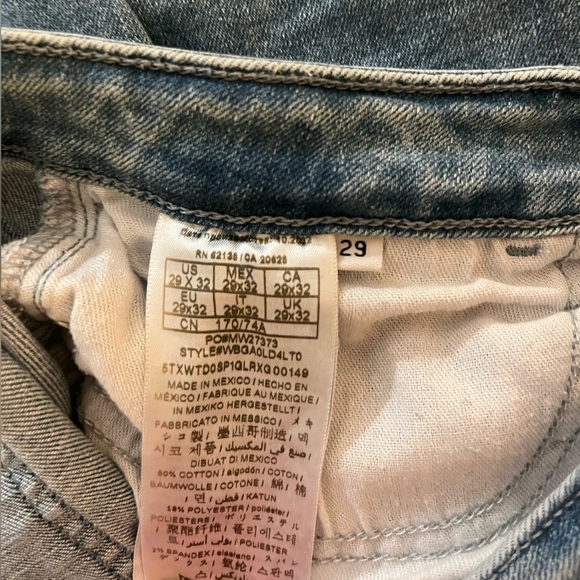 Guess Jeans “sexy flair” size 29 - Picture 3 of 3
